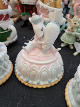 Load image into Gallery viewer, MICE DECORATING CAKES
