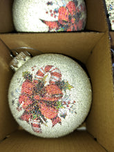 Load image into Gallery viewer, GLASS BAUBLE DECORATION.
